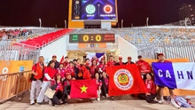 CĐV Việt Nam "tiếp lửa" cho CLB CAHN tại Hong Kong (Trung Quốc)