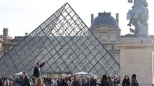 Bảo tàng Louvre, Pháp lại đóng cửa