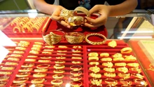 Giá vàng quay đầu giảm trước áp lực từ lợi suất trái phiếu Mỹ