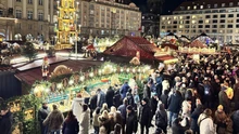 Chợ Giáng sinh Striezelmarkt ở Dresden: Bản hòa ca của thời gian và truyền thống