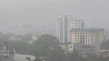 Thủ đô Hà Nội tiếp tục chìm trong bụi mịn và sương mù