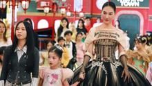 Á hậu Thu Thảo góp mặt trong show thời trang của sinh viên Tôn Đức Thắng