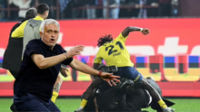 Trận đấu của Jose Mourinho xảy ra ẩu đả, buộc phải tạm dừng khi các 'cầu thủ chạy trốn'