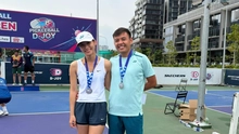 Lý Hoàng Nam gây sốt khắp các diễn đàn với màn chăm sóc vợ xinh trên sân pickleball