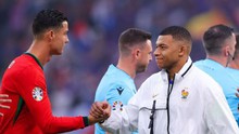 Ronaldo gửi lời nhắn đến Real Madrid, muốn 'dạy' Mbappe đá tiền đạo cắm