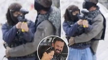 Ben Affleck tình cảm ôm vợ cũ Jennifer Garner trong buổi chơi paintball