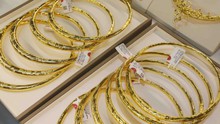 Giá vàng sáng 4/4 giảm 300 nghìn đồng/lượng