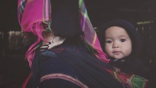 Những khoảnh khắc "Mẹ yêu con" của nhiếp ảnh gia Lê Bích