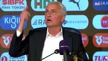 Mourinho đùa cợt nhà báo khi bị hỏi về mùa giải không danh hiệu của Fenerbahce