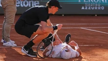 Jannik Sinner được ca ngợi vì có hành động rất đẹp với đối thủ