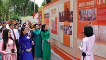 Triển lãm "Chủ tịch Hồ Chí Minh - Tinh hoa dân tộc, tầm vóc thời đại" trưng bày gần 300 tư liệu quý
