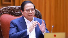 Thủ tướng Phạm Minh Chính chủ trì họp xây dựng dự thảo nghị quyết của Bộ Chính trị về y tế, giáo dục