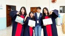 Các học viên từ rụt rè đến tự tin tại Happy Learning Academy