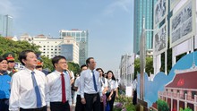 Trưng bày những hình ảnh về cuộc đời Chủ tịch Hồ Chí Minh