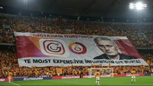 Mourinho bị CĐV đối thủ chế nhạo trong ngay vuột chức vô địch 