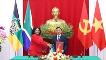 Thường trực Ban Bí thư Trần Cẩm Tú hội đàm với Phó Tổng Thư ký thứ nhất Đảng Đại hội Dân tộc Phi 