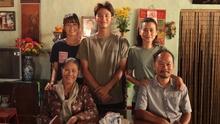 Làm phim nội dung gia đình, “Lật mặt 8” vượt mốc 100 tỷ đồng sau 2 ngày khởi chiếu