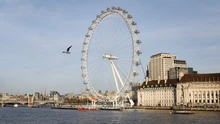 Anh: Vòng quay London Eye gặp sự cố giữa thời tiết nắng nóng