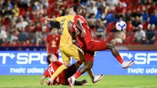 Cuộc đua trụ hạng V-League: 'Lũ' đổ về miền Trung