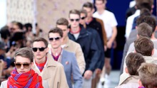 Louis Vuitton đưa thời trang cao cấp đến với di sản nước Pháp
