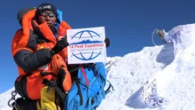 Nhà leo núi người Nepal lập kỷ lục leo đỉnh Everest lần thứ 31