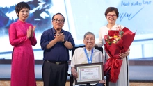 Giải thưởng Thiếu nhi Dế Mèn lần 6 - 2025: Nhạc sĩ Phạm Tuyên được vinh danh "Hiệp sĩ Dế Mèn"