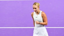 Vẻ quyến rũ khó cưỡng của tay vợt Nga được ví với Maria Sharapova