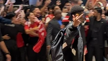 Amad Diallo có cử chỉ khiếm nhã với CĐV trong chuyến du đấu châu Á