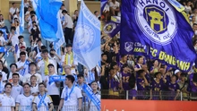 SVĐ Hàng Đẫy chật kín khản giả, trở thành 'chảo lửa' trong trận Hà Nội FC vs Nam Định