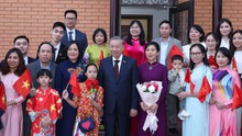 Tổng Bí thư Tô Lâm gặp gỡ cán bộ Đại sứ quán và cộng đồng người Việt Nam tại Kazakhstan