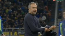 Hansi Flick bức xúc nói về trọng tài, nổi giận khi Inter được hưởng penalty
