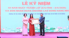 Tờ tạp chí do nhà văn Tô Hoài đặt nền móng đón nhận Huân chương Lao động hạng Nhì