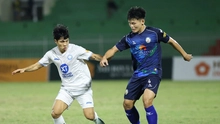 Bình luận viên Quang Huy: 'Người lên ngựa, kẻ chia bào ở V-League'