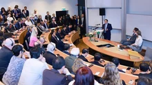 Thủ tướng phát biểu về chính sách tại Đại học Kinh tế Stockholm