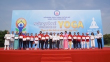 Gần 2.000 người tham dự Festival Chào mừng ngày Quốc tế Yoga