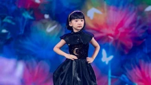 Model nhí Nhã Tâm gây bất ngờ vì độ chuyên nghiệp trên sàn diễn