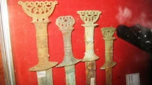 Văn hóa Đông Sơn - Chiến tranh và Hòa bình (kỳ 18): Dặm dài truy tìm những thanh kiếm Đông Sơn kỳ bí