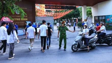 Thí sinh Hà Nội bước vào môn thi đầu tiên kỳ thi tốt nghiệp THPT năm 2025