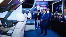 Thủ tướng thăm Triển lãm thành tựu phát triển của Khu Phố Đông