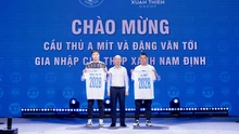 Thép Xanh Nam Định ký hợp đồng 3 năm với Văn Tới, A Mít