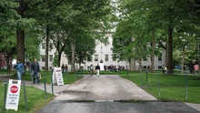 Đại học Harvard công bố phương án đầu tiên hỗ trợ sinh viên quốc tế