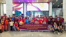 Đến Malaysia, đội tuyển Việt Nam được CĐV chào đón nồng nhiệt