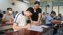 Sáng nay (8/6), thí sinh làm bài thi Toán vào lớp 10 tại Hà Nội