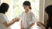 Sáng nay (8/6), thí sinh làm bài thi Toán vào lớp 10 tại Hà Nội