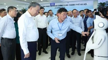 Tổng Bí thư Tô Lâm thăm, kiểm tra hoạt động tại Trung tâm hành chính công Hà Nội