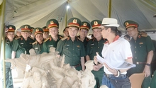 Đại tướng Phan Văn Giang kiểm tra tiến độ xây dựng công trình tưởng niệm chiến sĩ quốc tế tại Bảo tàng Lịch sử Quân sự Việt Nam