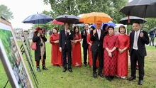 Triển lãm ảnh Việt Nam tô thêm sắc màu cho Vườn Thế giới Berlin