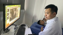 Cảnh báo tai nạn mắt ở trẻ từ trò chơi quen thuộc trong nhà