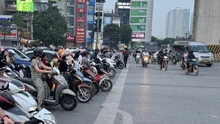 Lộ trình cấm xe xăng ở Hà Nội: "Cú hích" chuyển đổi thị trường ô tô, xe máy