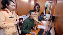 Cục CSGT thông tin về việc cập nhật giấy phép lái xe trên VNeID